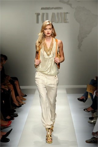 Lindsay Ellingson