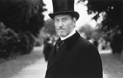 Charles Dance