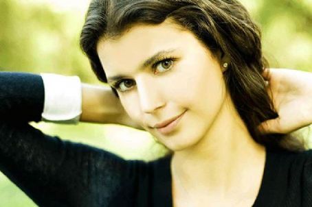 Beren Saat Beren Saat
