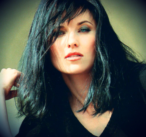 http://iv1.lisimg.com/image/3814301/600full-lucy-lawless.jpg