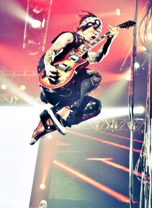 DJ Ashba