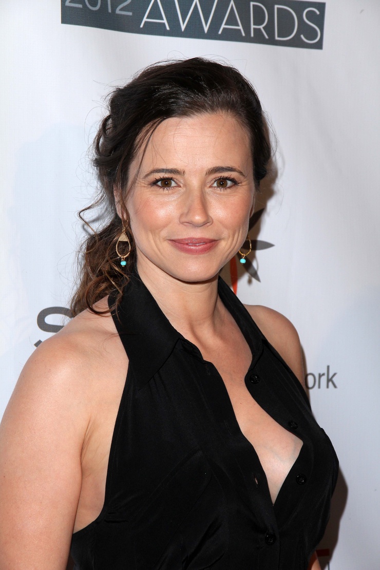 Linda Cardellini Linda Cardellini