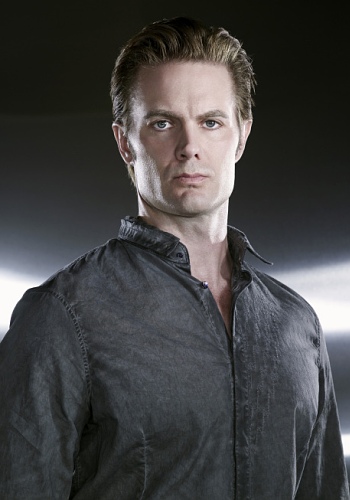 Garret Dillahunt