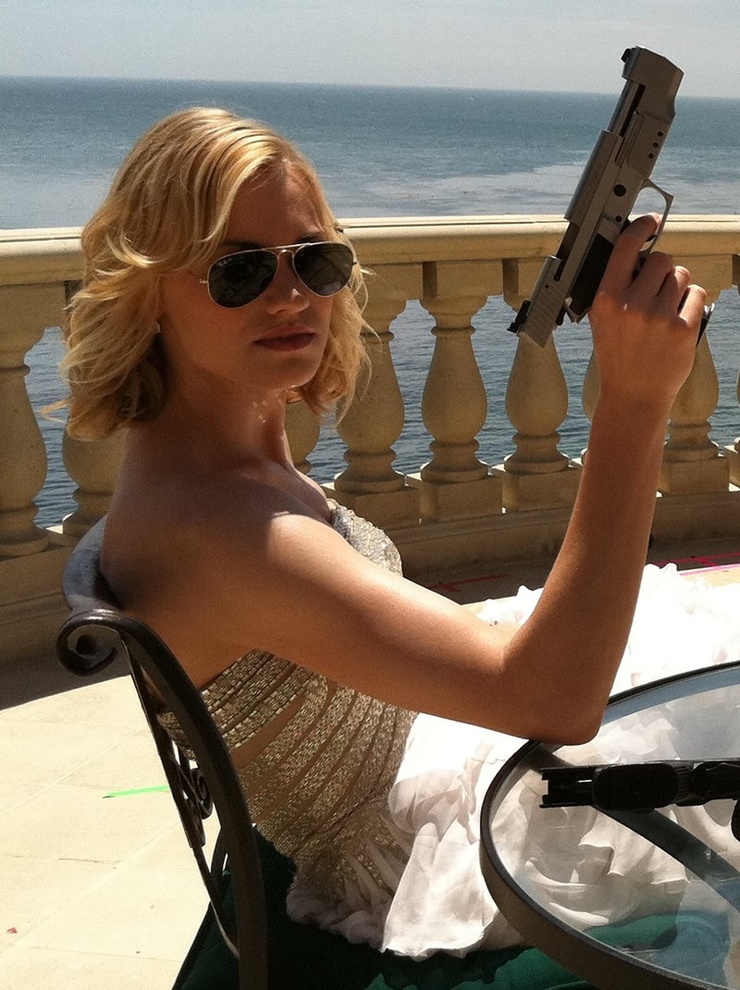 Yvonne Strahovski Yvonne Strahovski