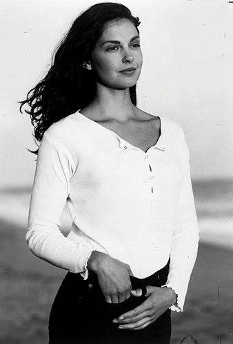 Ruby in Paradise (1993)