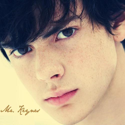 Skandar Keynes
