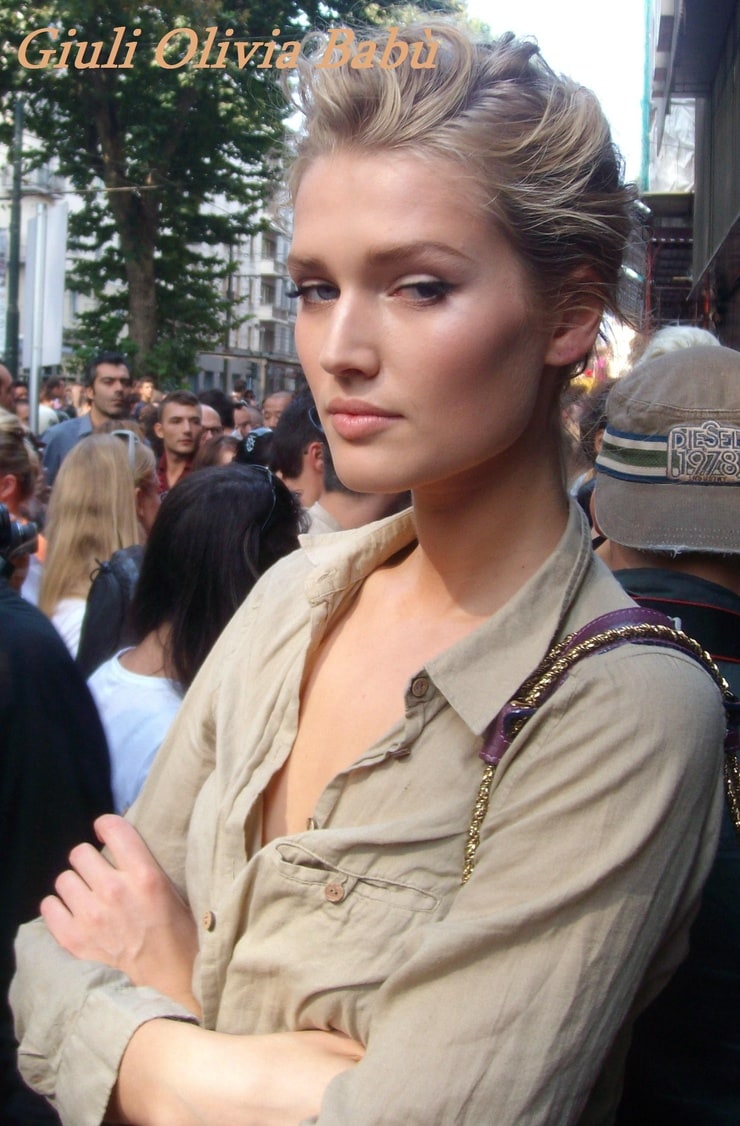 Toni Garrn