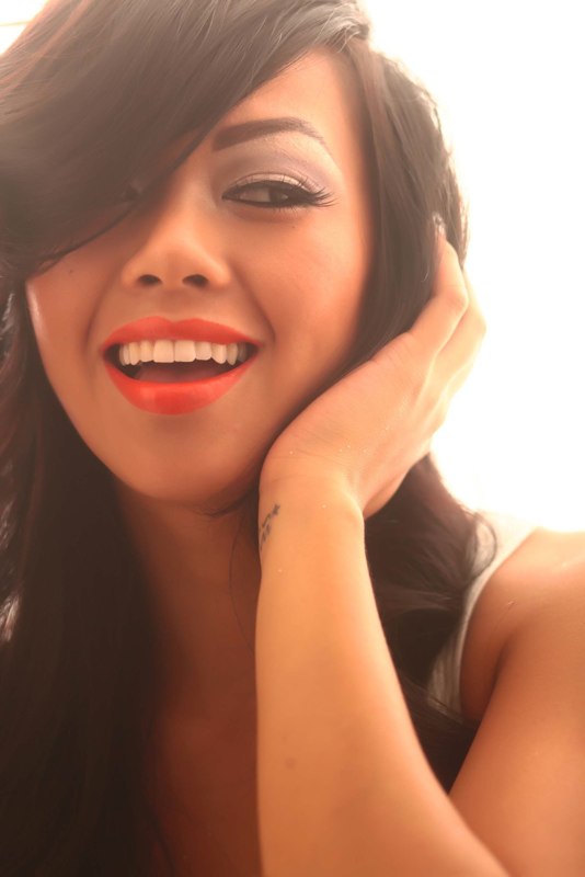 Liane Valenzuela