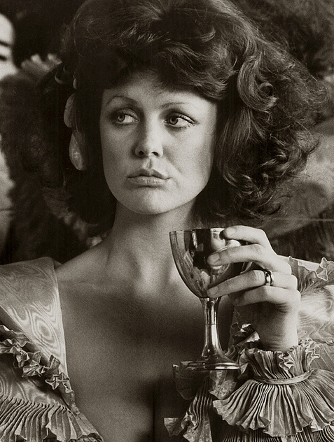Fiona Lewis