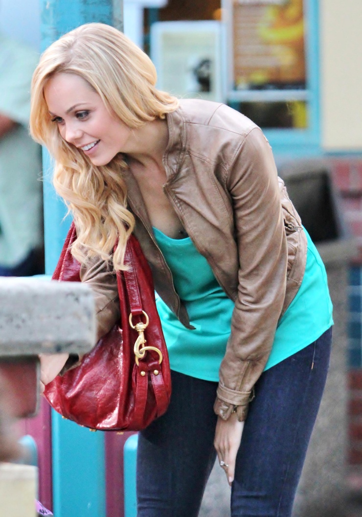 Laura Vandervoort Laura Vandervoort