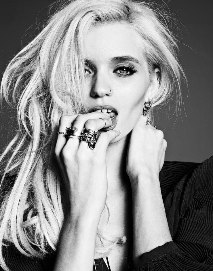 Picture of Abbey Lee Kershaw