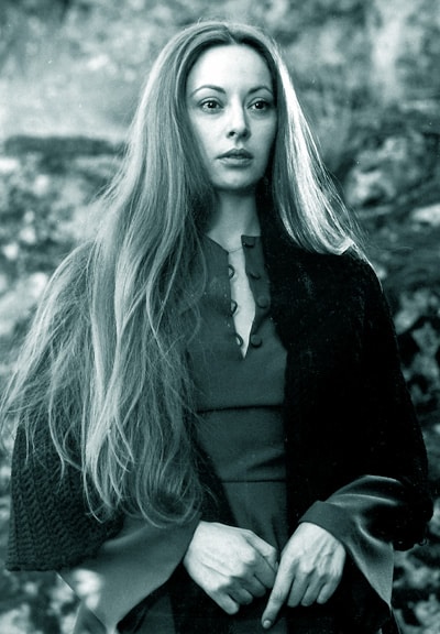 Julia Saly Julia Saly