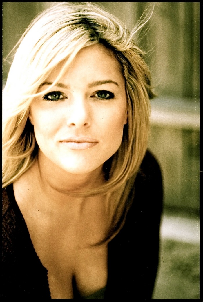 Carly Reeves Carly Reeves