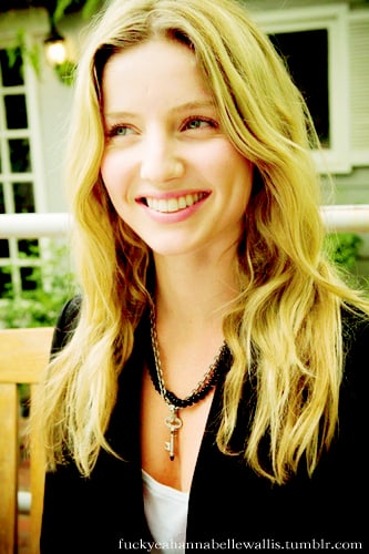 Annabelle Wallis