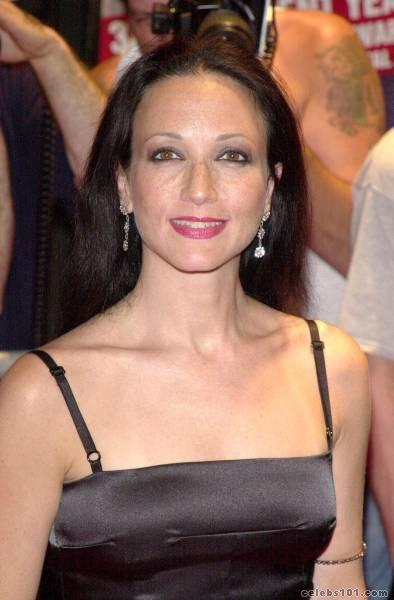 Биби нойвирт. Bebe Neuwirth. Биби Нойвирт Факультет. Биби Нойвирт в молодости. Би би Нойвирт в молодости.