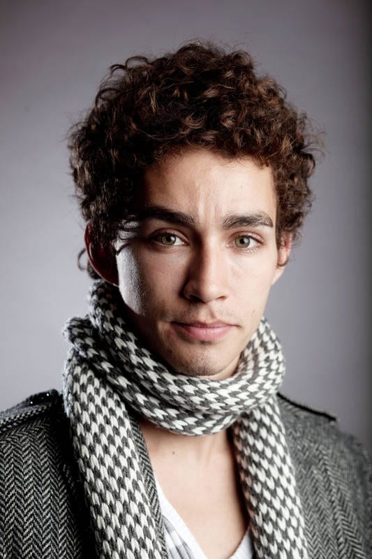 Robert Sheehan Robert Sheehan