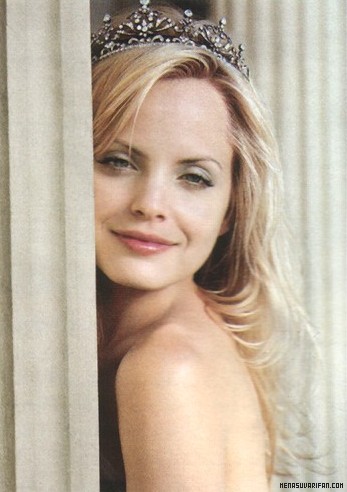Mena Suvari