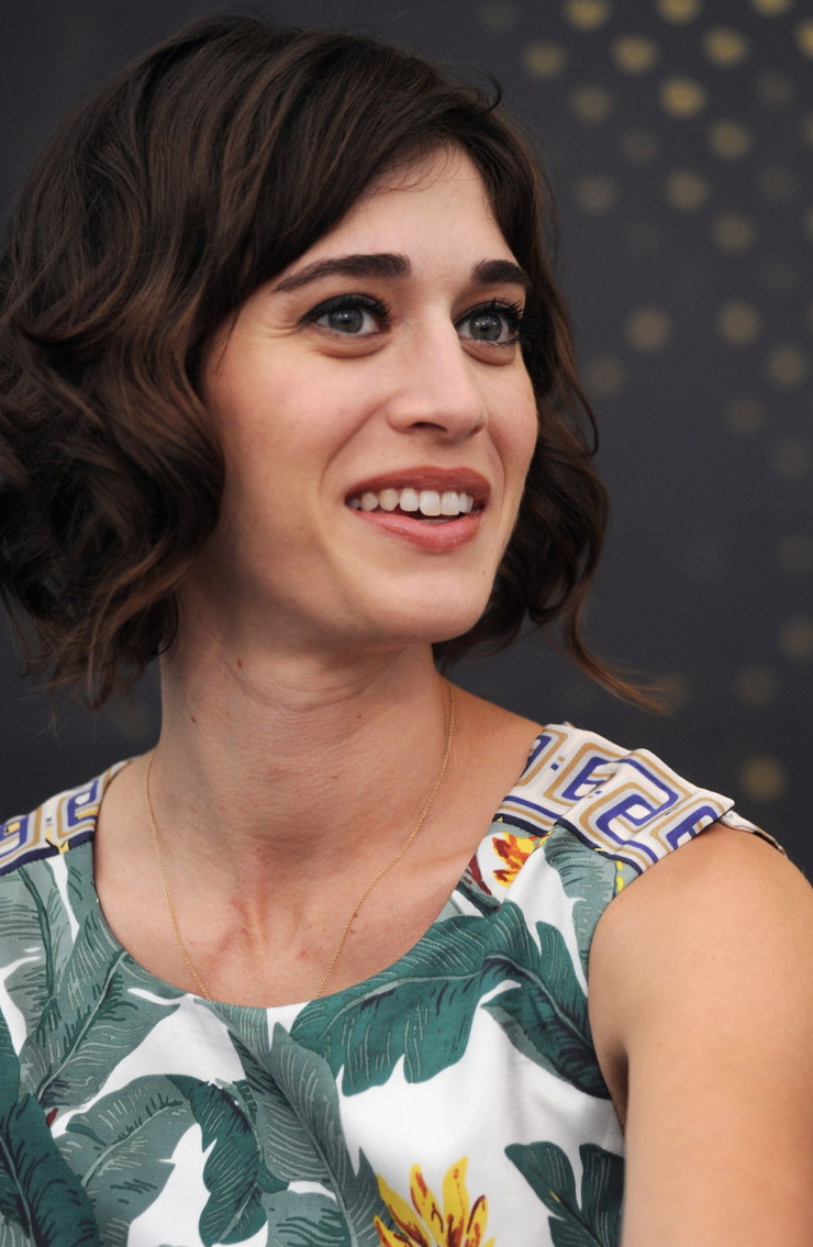 Lizzy Caplan