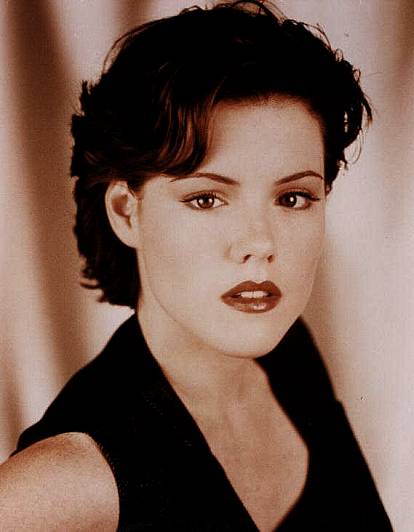 Kathleen Robertson Kathleen Robertson