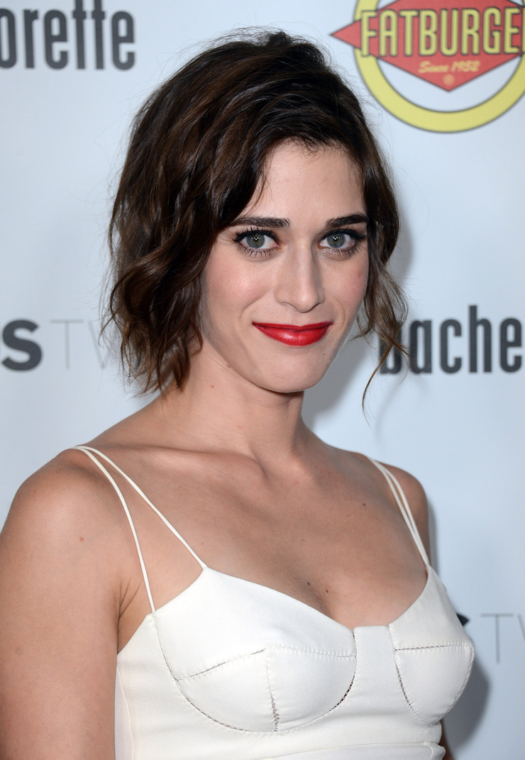 Lizzy Caplan