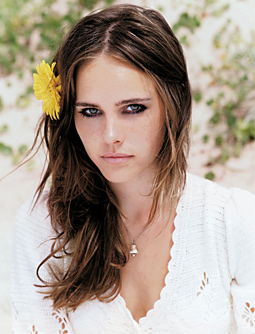 Isabel Lucas