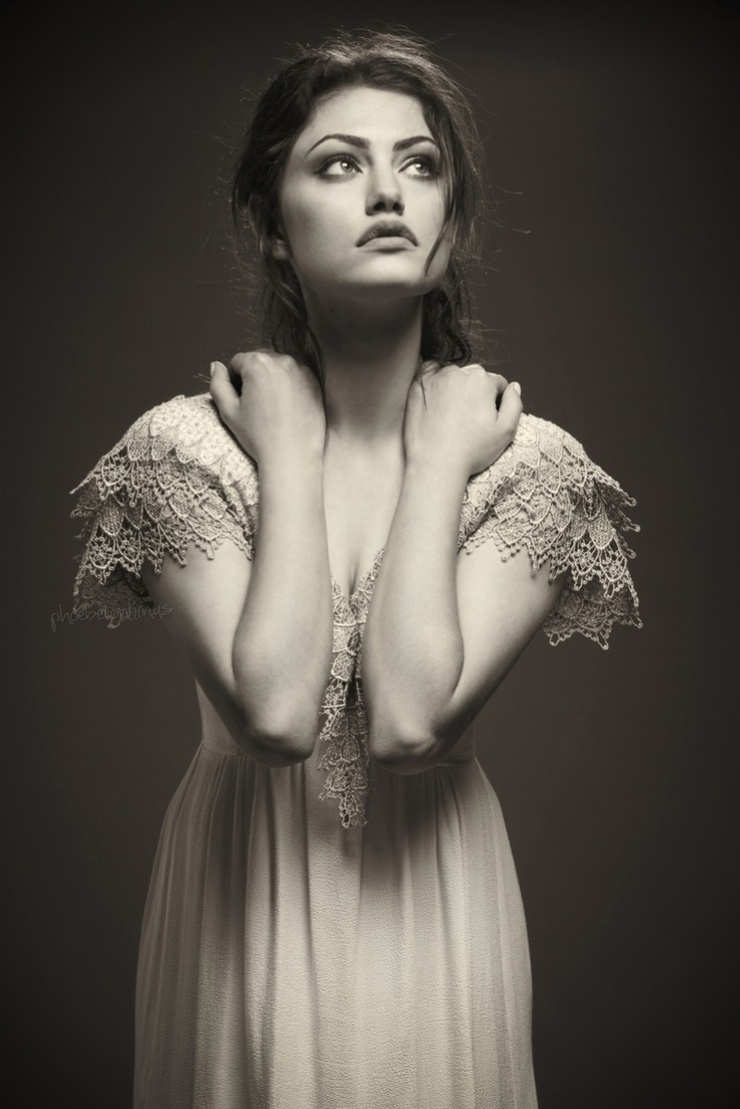 Phoebe Tonkin Phoebe Tonkin