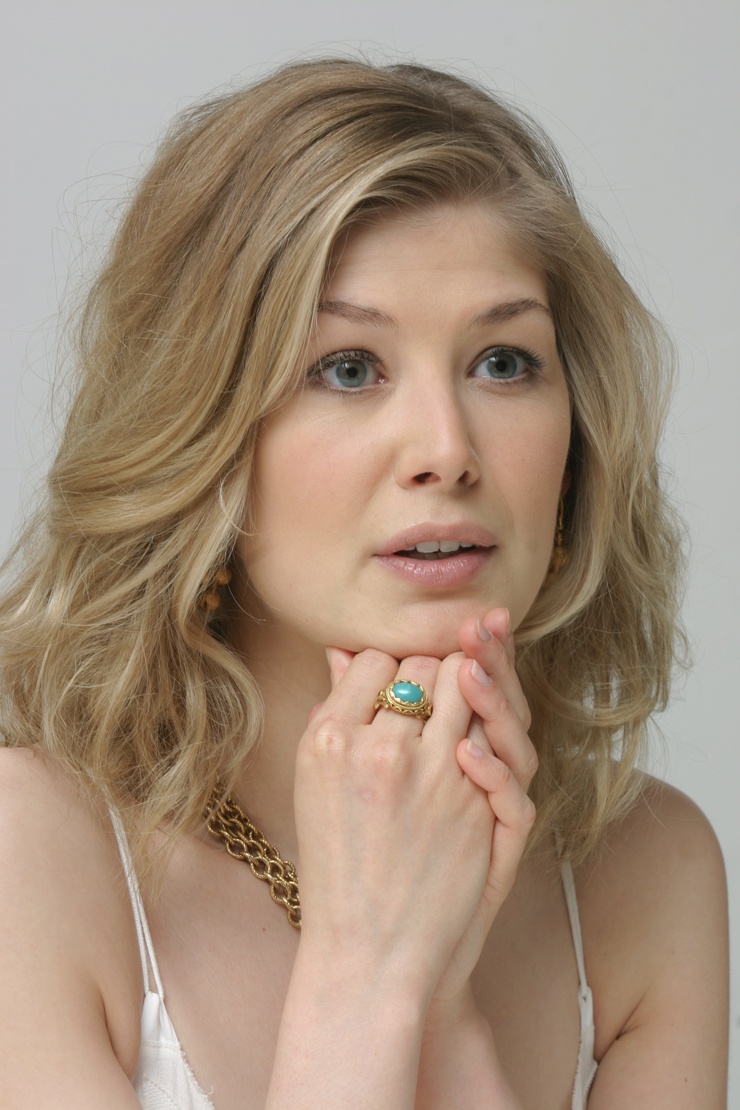 Rosamund Pike