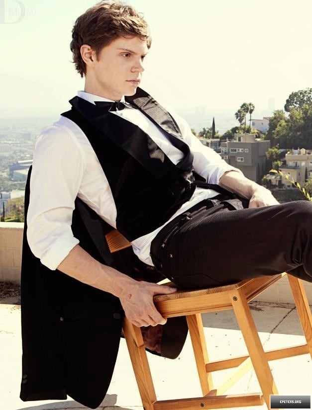 Picture of Evan Peters