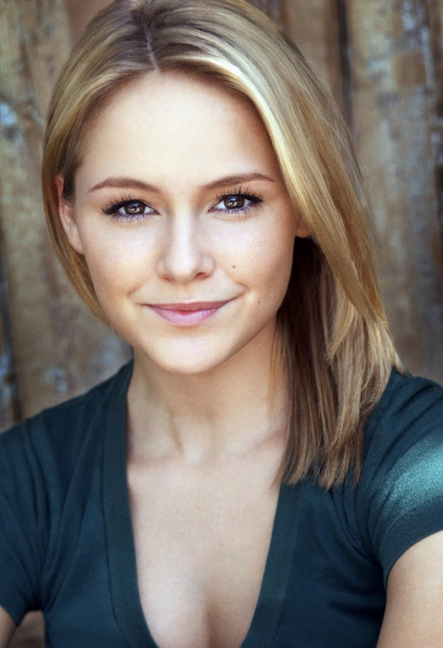 Cassi Thomson Cassi Thomson
