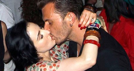 Theo Hutchcraft