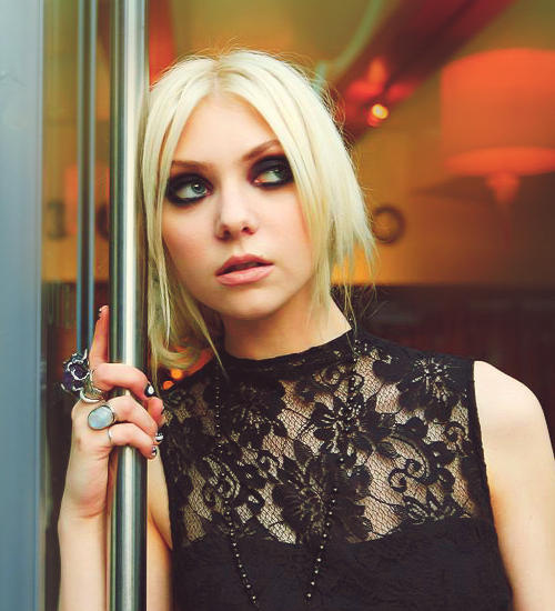 Picture of Taylor Momsen