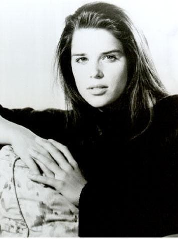 Neve Campbell image