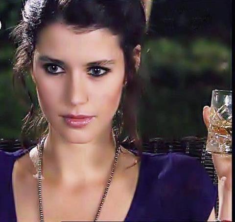 Beren Saat Beren Saat