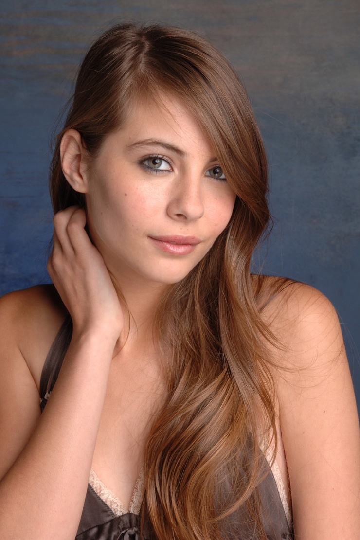 Willa Holland Willa Holland