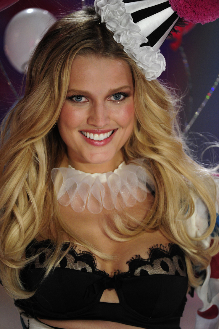 Toni Garrn Toni Garrn