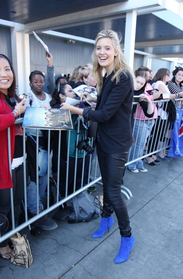 Maggie Grace