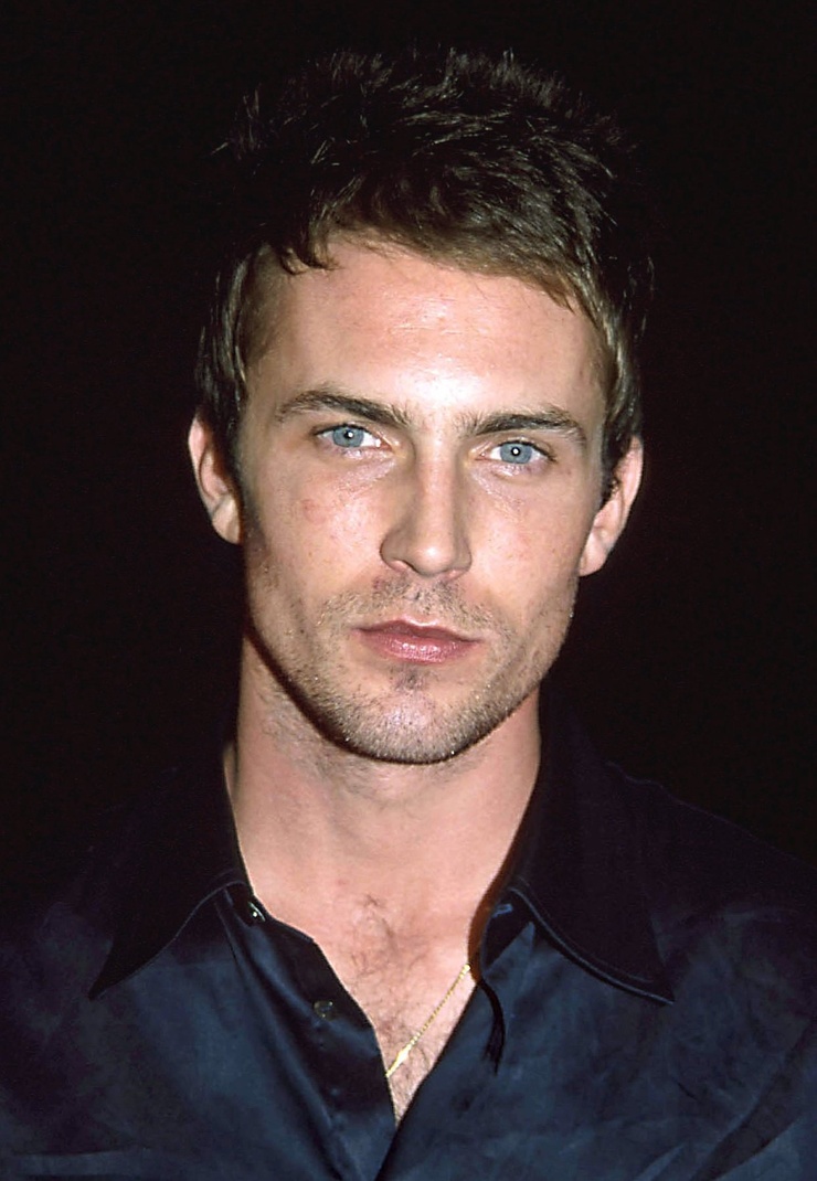 Desmond Harrington Desmond Harrington