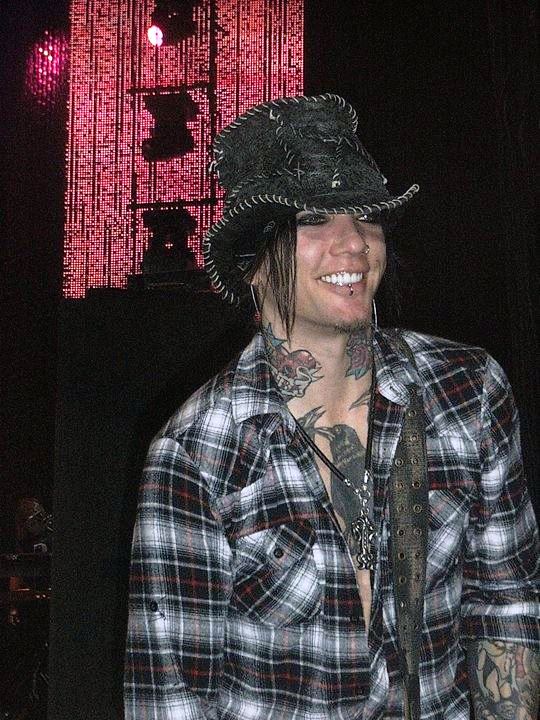 DJ Ashba