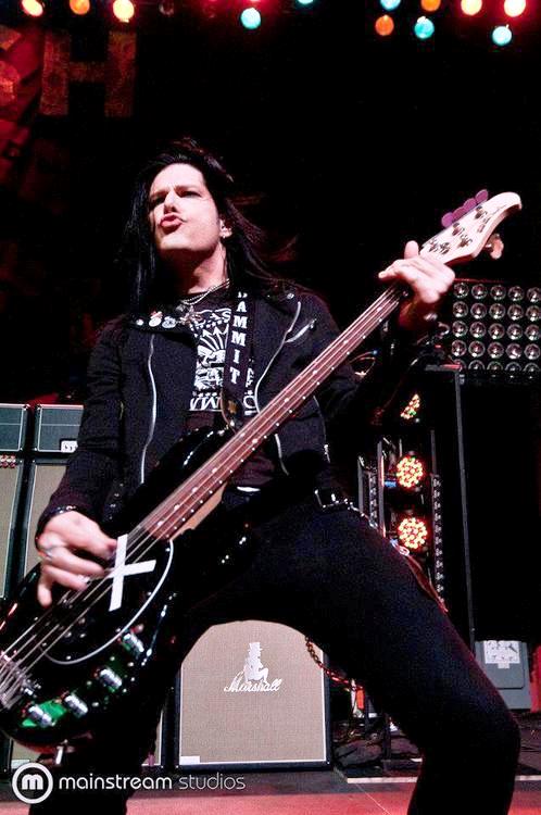 Todd Kerns