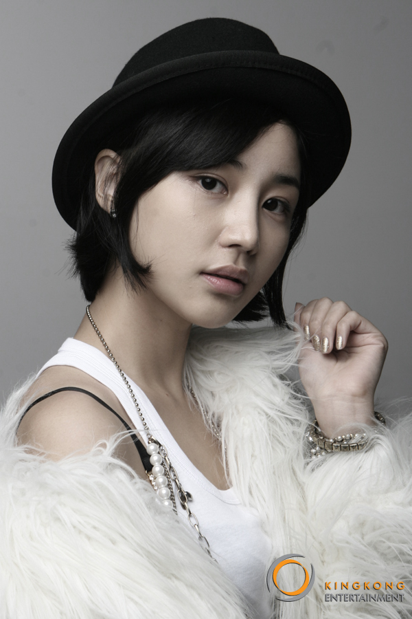 Yoon Jin Yi