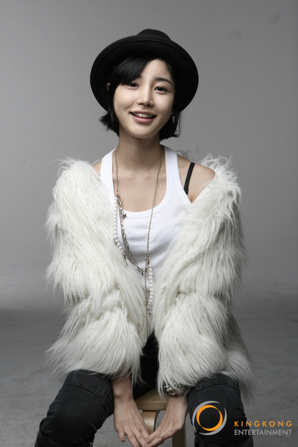 Yoon Jin Yi