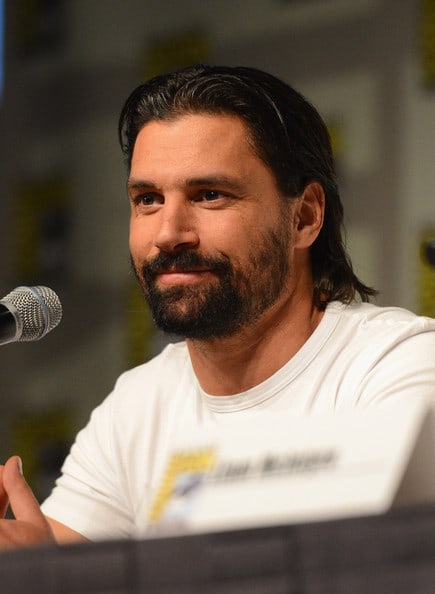 Manu Bennett