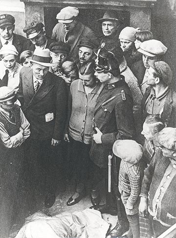 Whither Germany? / Kuhle Wampe or Who Owns the World?