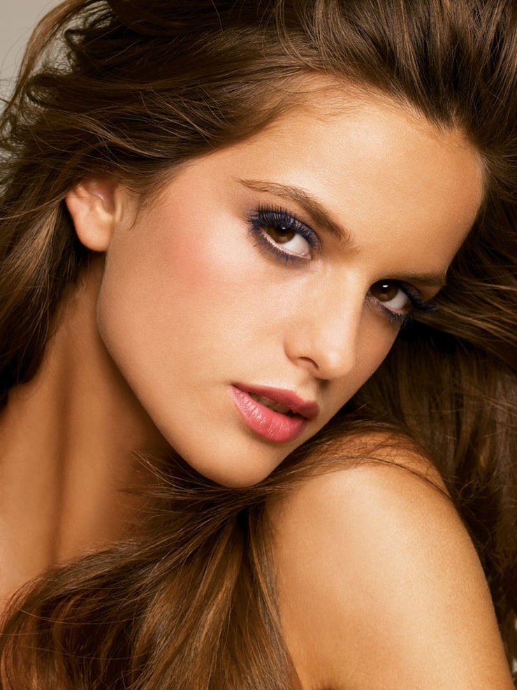 Izabel Goulart Izabel Goulart