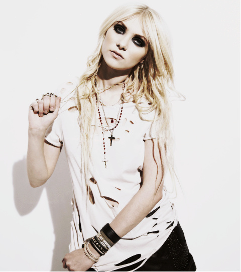 Picture of Taylor Momsen