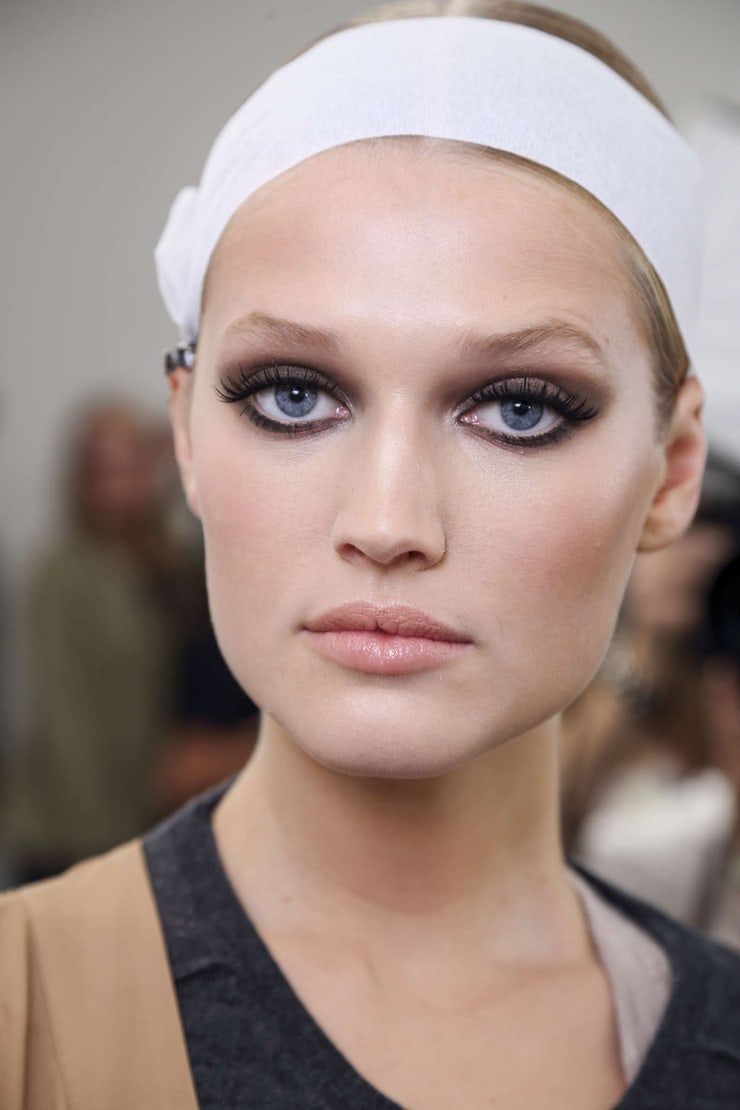 Picture of Toni Garrn