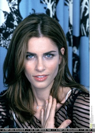 Amanda Peet