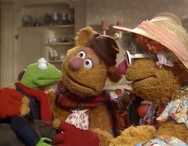 a muppet family christmas the christmas toy