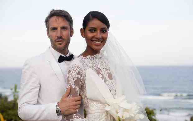Emanuela De Paula Emanuela De Paula