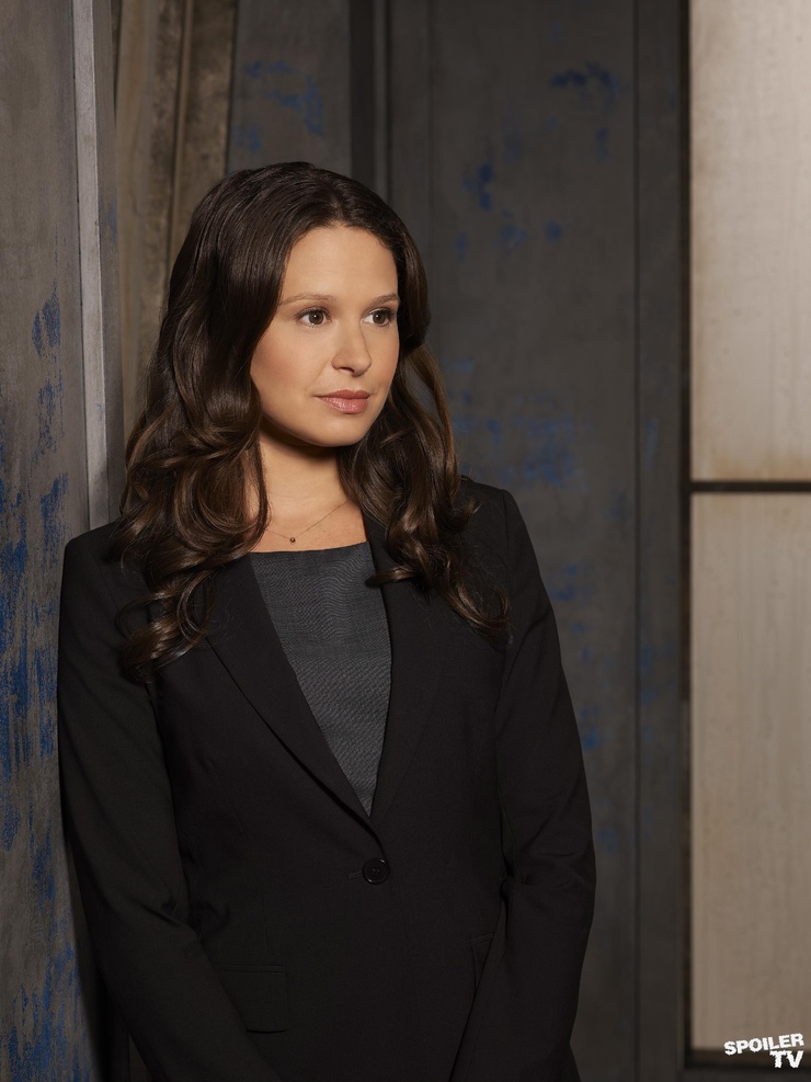 Katie Lowes